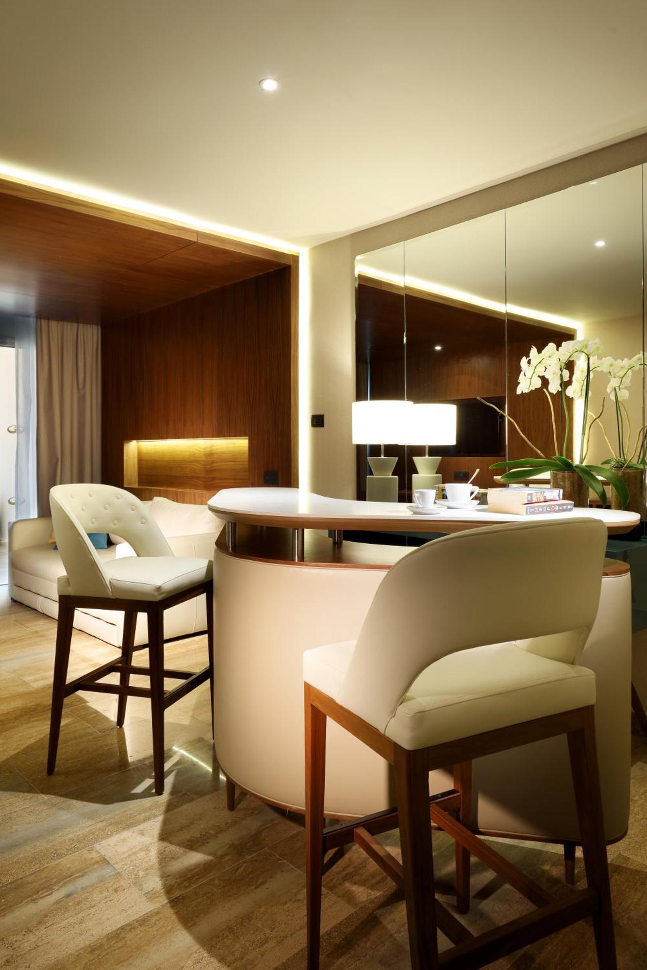 Suite loft selección familiar con terraza, Jacuzzi® y vistas al mar